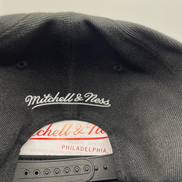 Mitchell Ness Brooklyn Nets Snapback Hat Black White NBA Basketball BRAND NEW - Picture 5 of 6